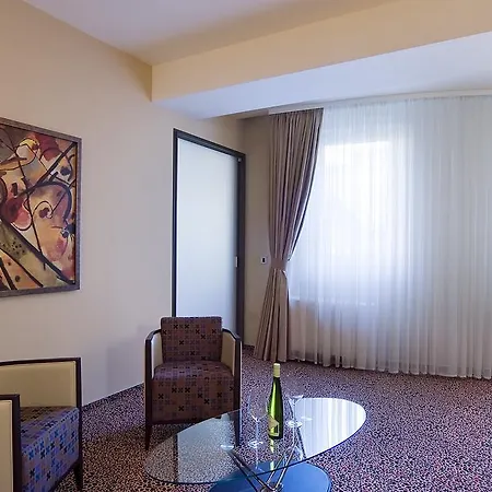 Ξενοδοχείο Nobel Design 4*