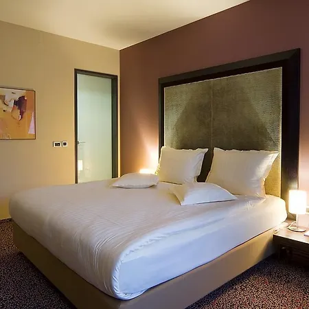 Nobel Design Hotel 4*