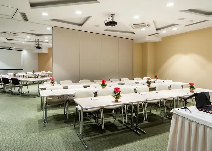 酒店 Nobel Design 4*